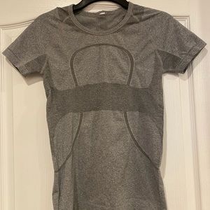 Lululemon Gray Swiftly Tech Shirt. Size 4. (Like New Condition)